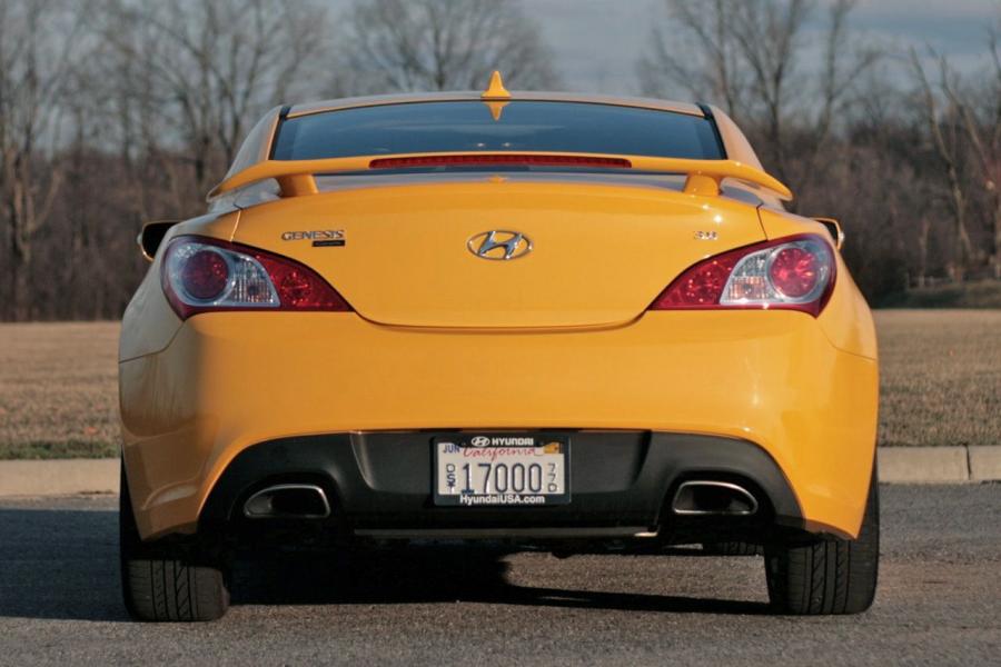  Hyundai Genesis Coupe 3.8 Track 2009 года  (фото 3 из 28)